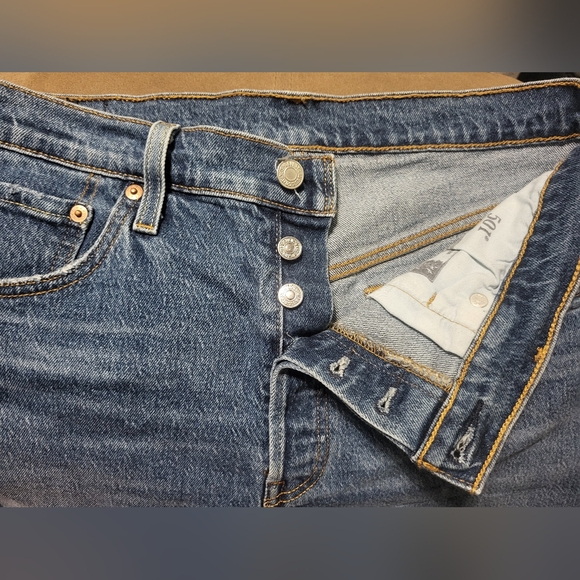 Levi's 501 High Rise Raw Hem Cut Off Denim Shorts Women's Size 31 - Picture 5 of 9